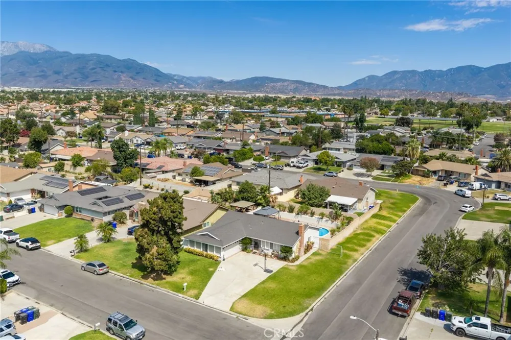 19266 Arbeth Street Rialto, CA 92377