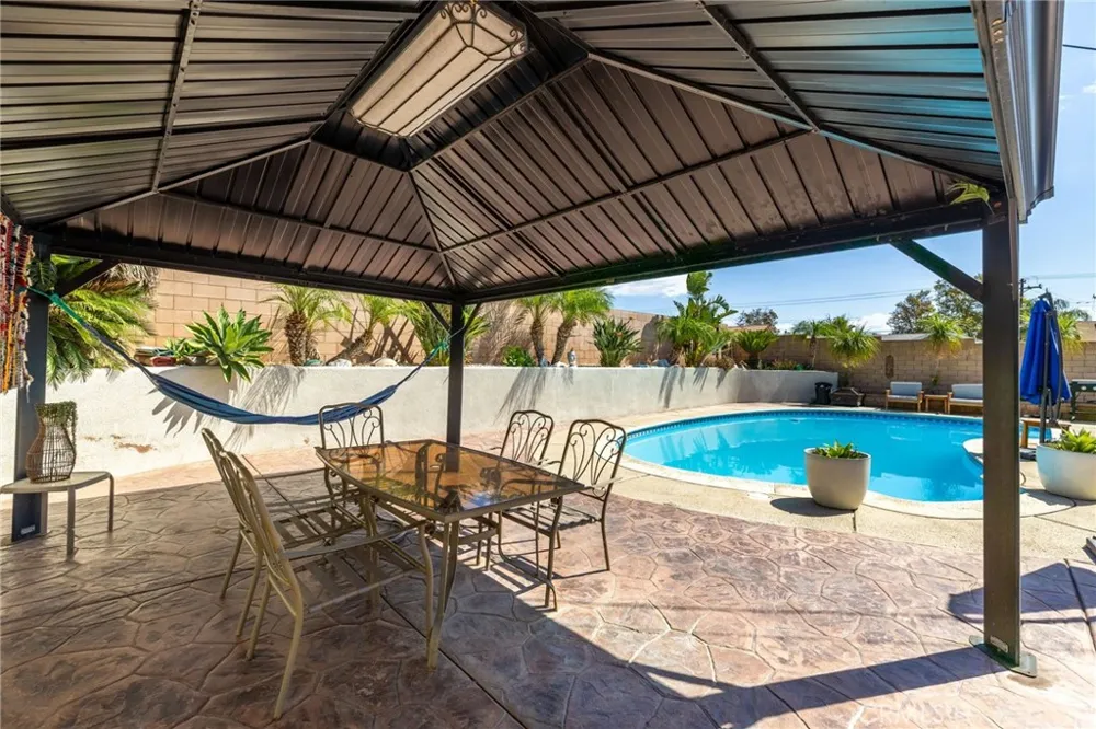 19266 Arbeth Street Rialto, CA 92377