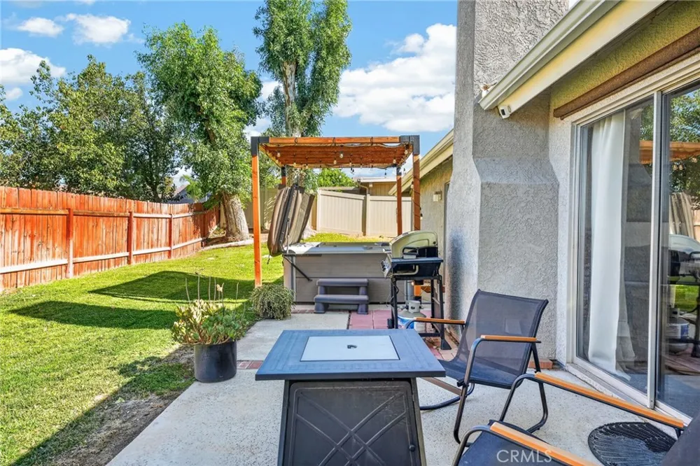 1043 Juniper Banning, CA 92220