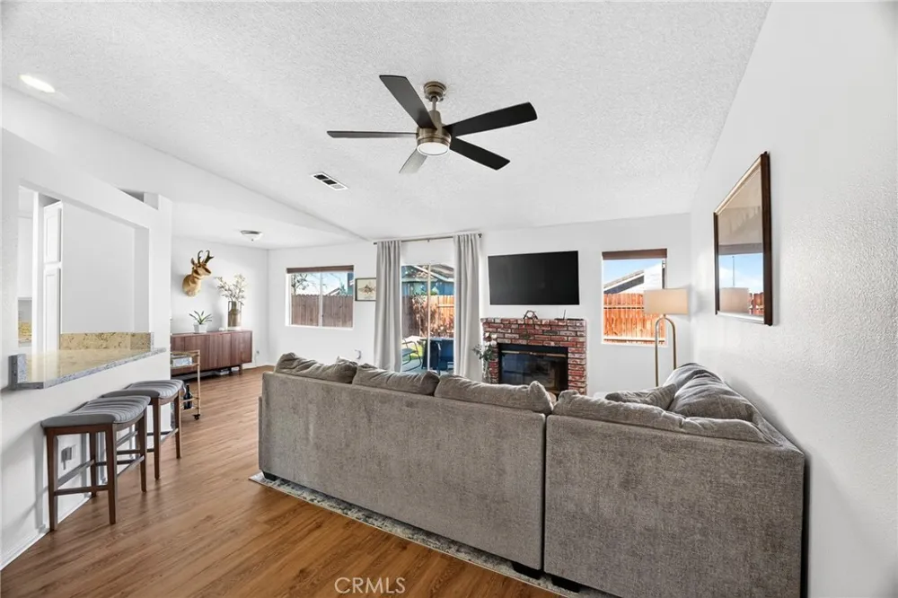 1043 Juniper Banning, CA 92220