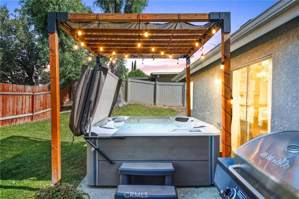 1043 Juniper Banning, CA 92220