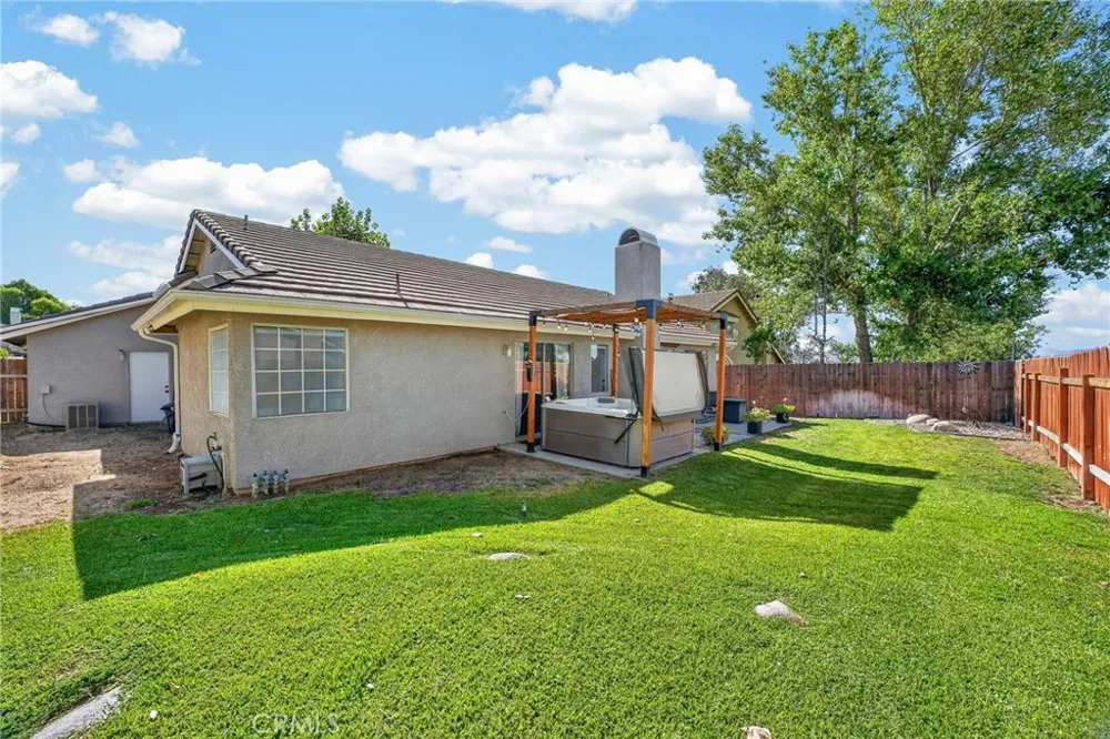1043 Juniper Banning, CA 92220