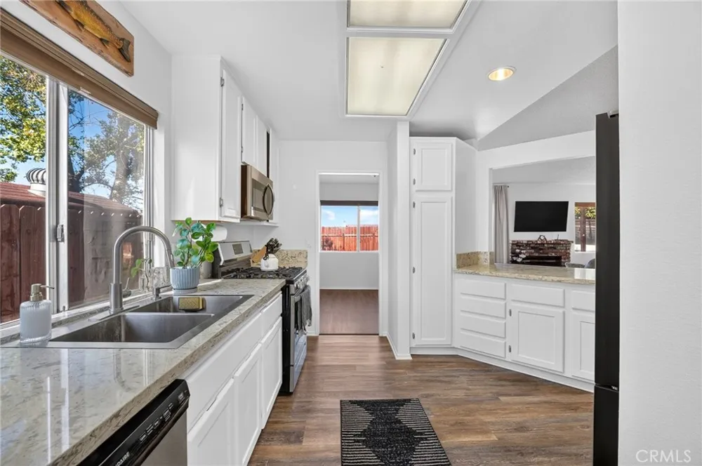 1043 Juniper Banning, CA 92220