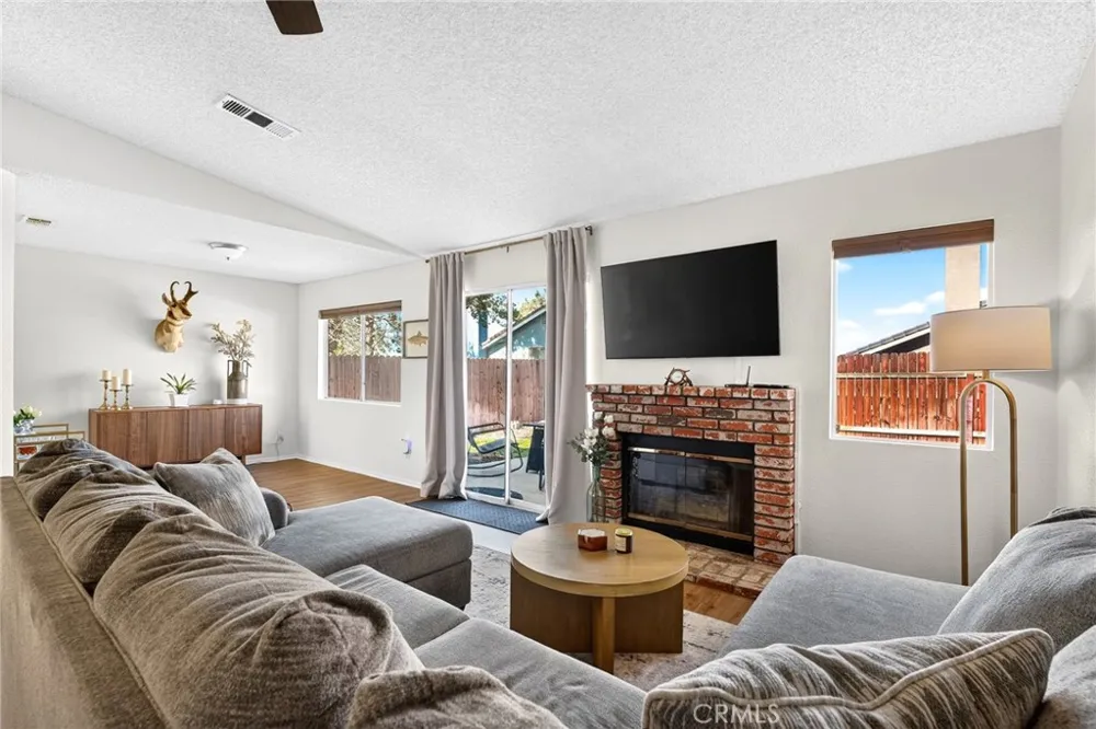 1043 Juniper Banning, CA 92220