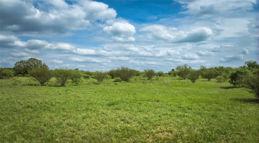 9296 Fm 713 Dale, TX 78616