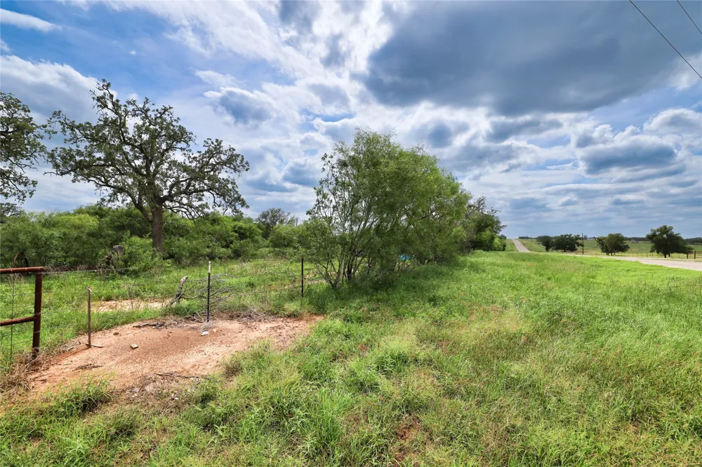 9296 Fm 713 Dale, TX 78616
