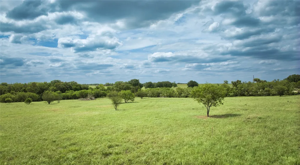 9296 Fm 713 Dale, TX 78616