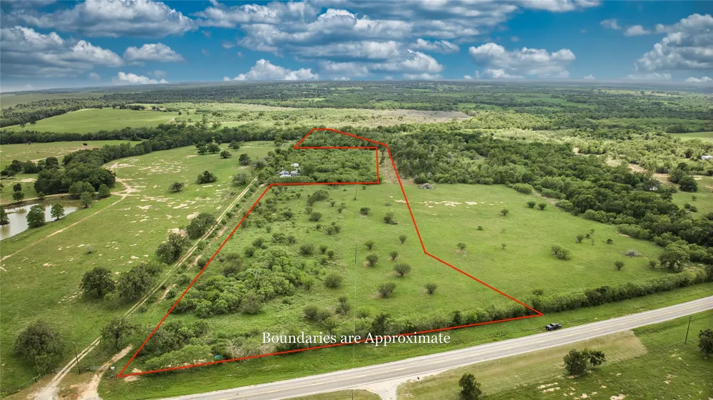 9296 Fm 713 Dale, TX 78616