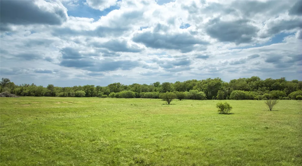 9296 Fm 713 Dale, TX 78616