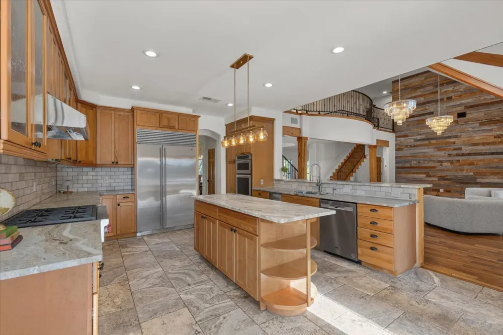 23600 Pedernales Canyon Trail Spicewood, TX 78669