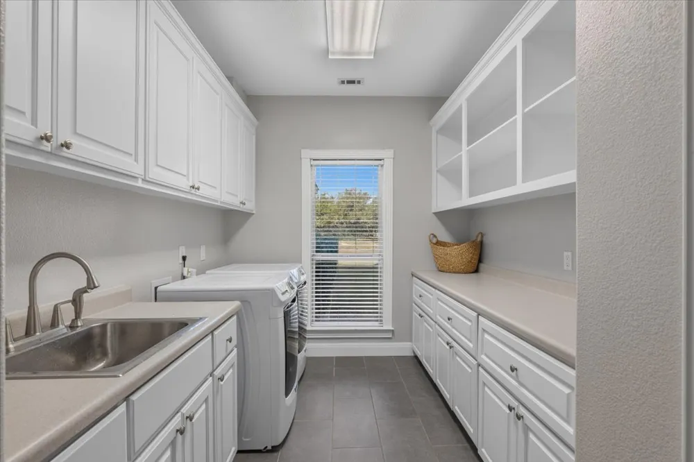 23600 Pedernales Canyon Trail Spicewood, TX 78669