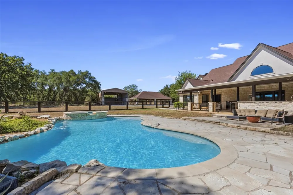 23600 Pedernales Canyon Trail Spicewood, TX 78669