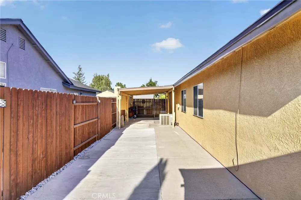 9667 Douglas Avenue Delhi, CA 95315