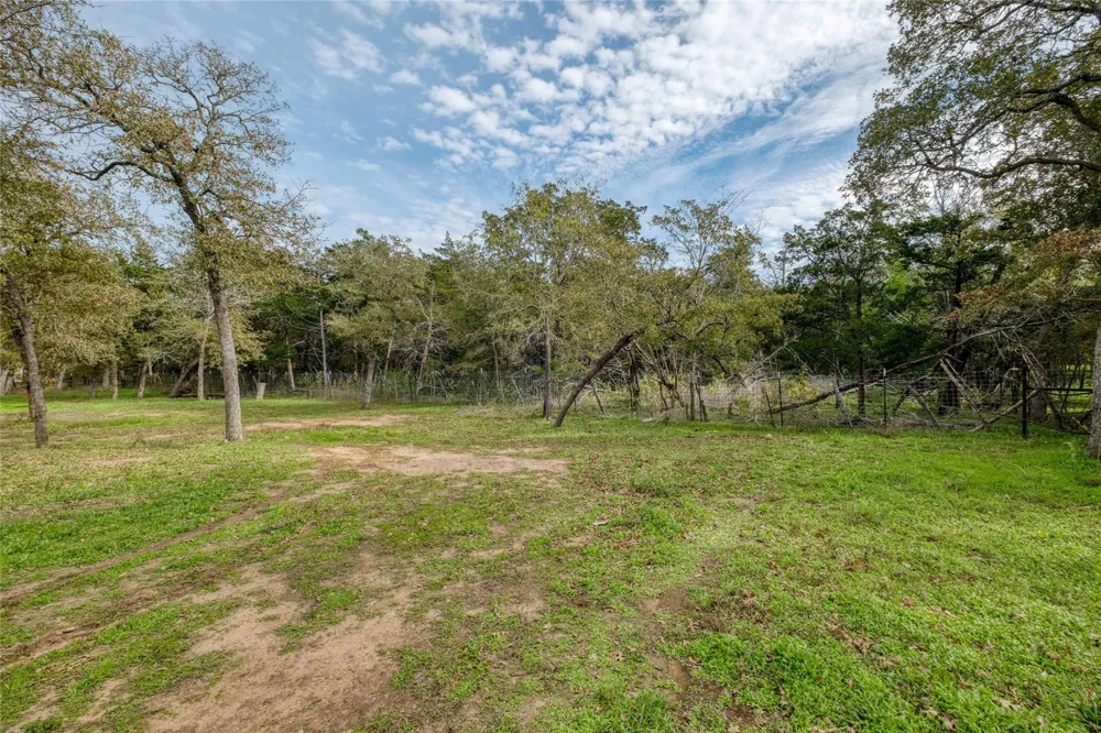 201 Artesian Drive Cedar Creek, TX 78612