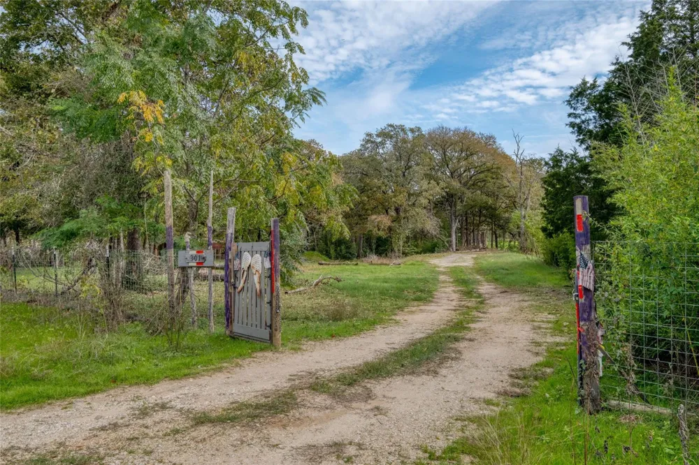 201 Artesian Drive Cedar Creek, TX 78612
