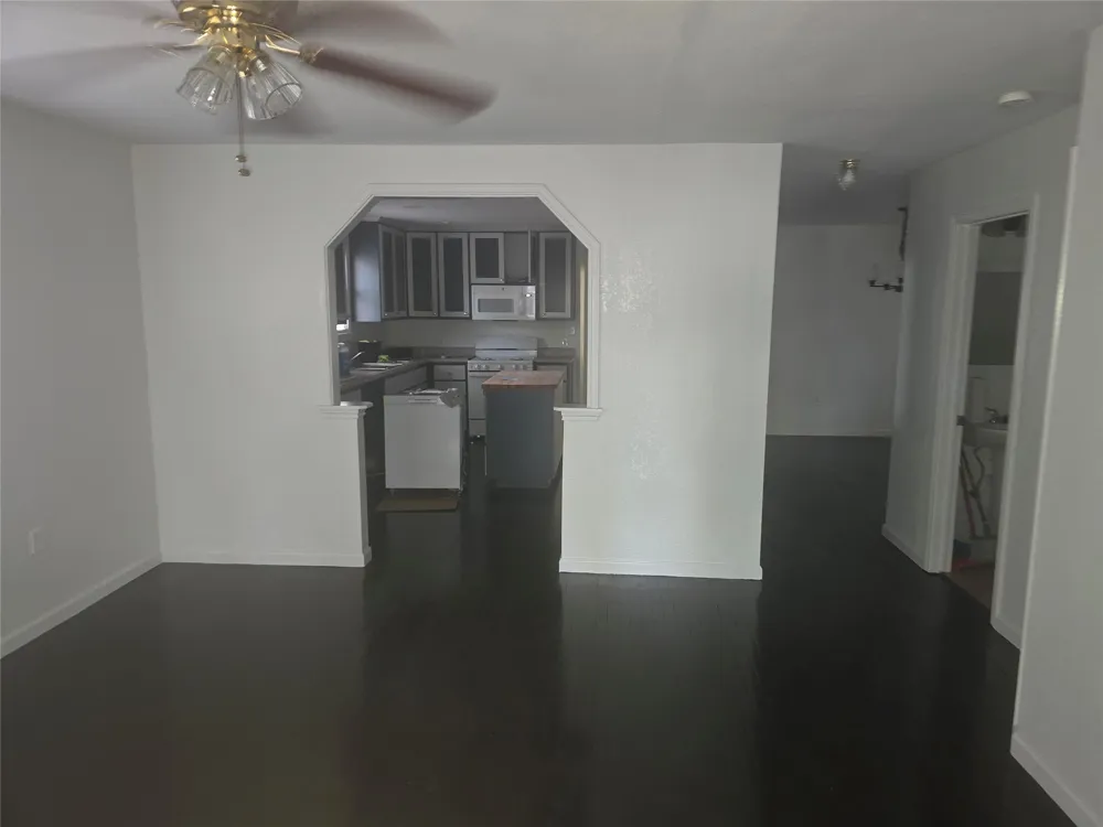 804 Lexington Street Taylor, TX 76574
