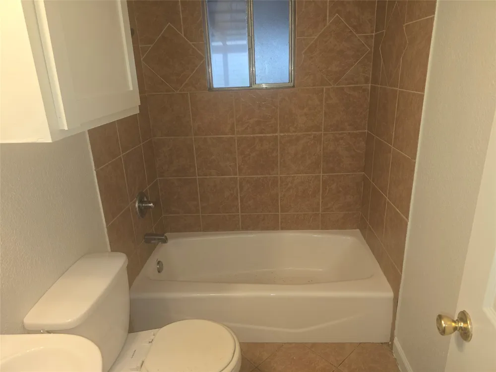 804 Lexington Street Taylor, TX 76574