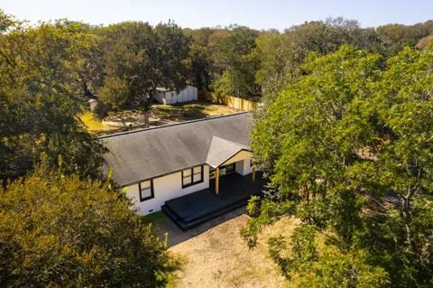 8904 Chisholm Lane