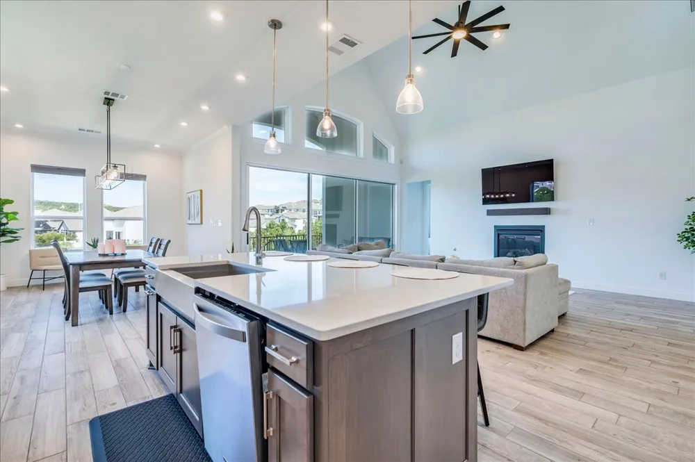 1725 Sunset Vista Cove Leander, TX 78641