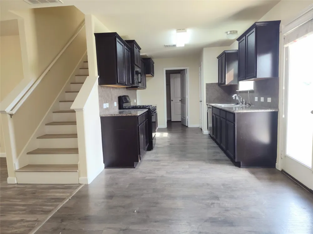 103 Hawkins Court Hutto, TX 78634