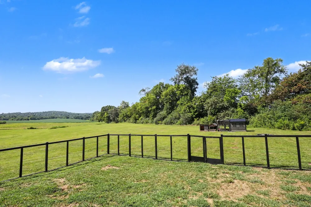 5456 Epps Rd Southside, TN 37171