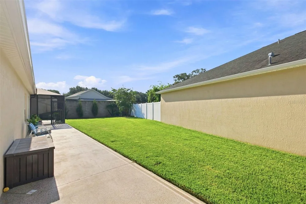 16897 SE 74TH SOULLIERE AVENUE The Villages, FL 32162
