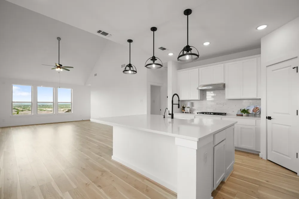 8009 Copper Prairie Bend Lago Vista, TX 78645