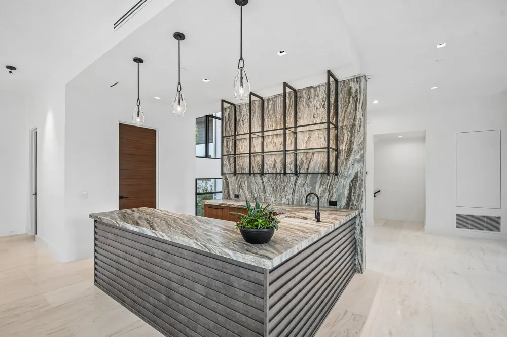 2503 Westlake Drive #301 Austin, TX 78746