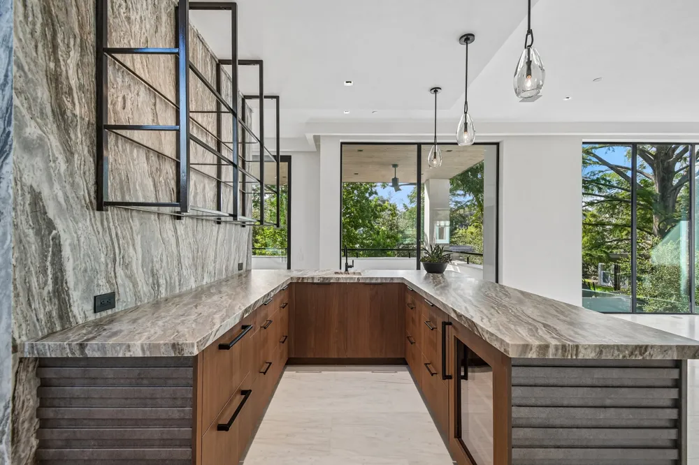 2503 Westlake Drive #301 Austin, TX 78746