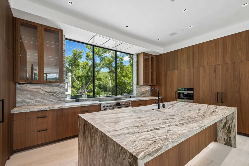 2503 Westlake Drive #301 Austin, TX 78746