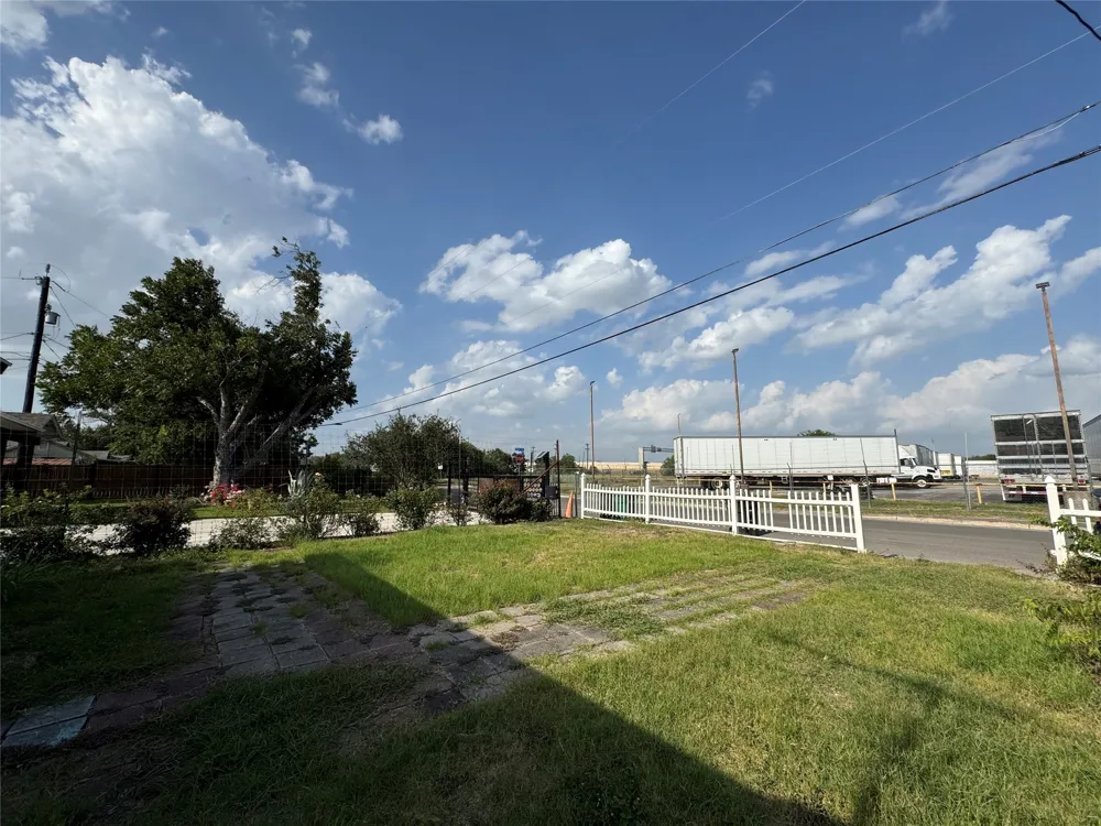 415 Creswell Drive San Antonio, TX 78220