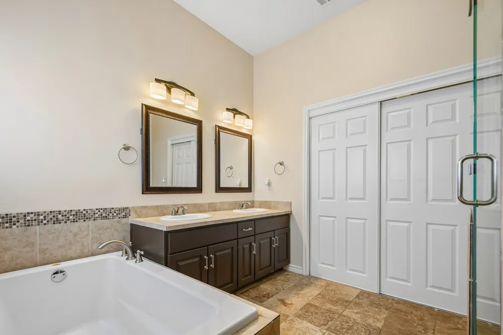 3800 Annapolis Cove Lago Vista, TX 78645