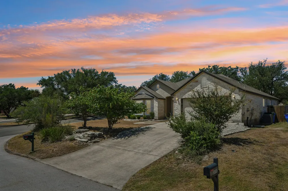 3800 Annapolis Cove Lago Vista, TX 78645