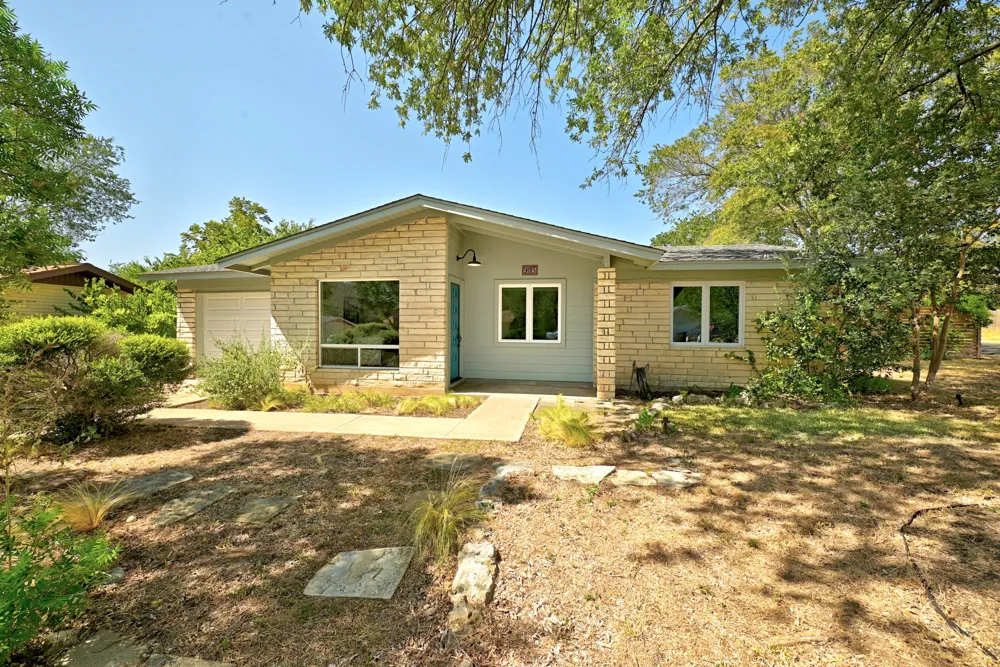 905 Emerald Wood Drive Austin, TX 78745