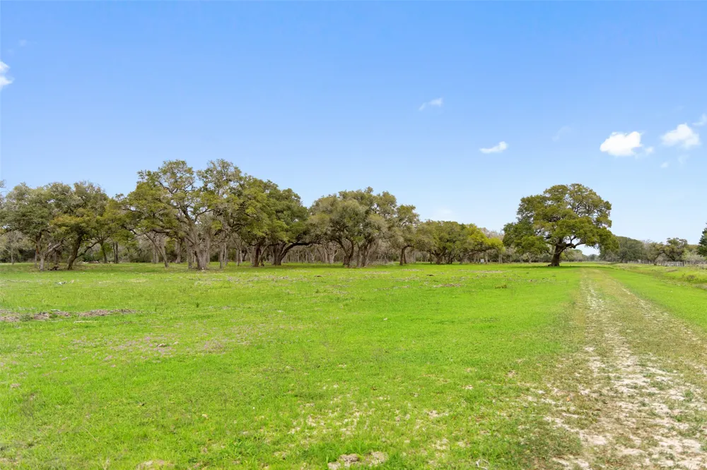 2 County Road 123 Edna, TX 77957