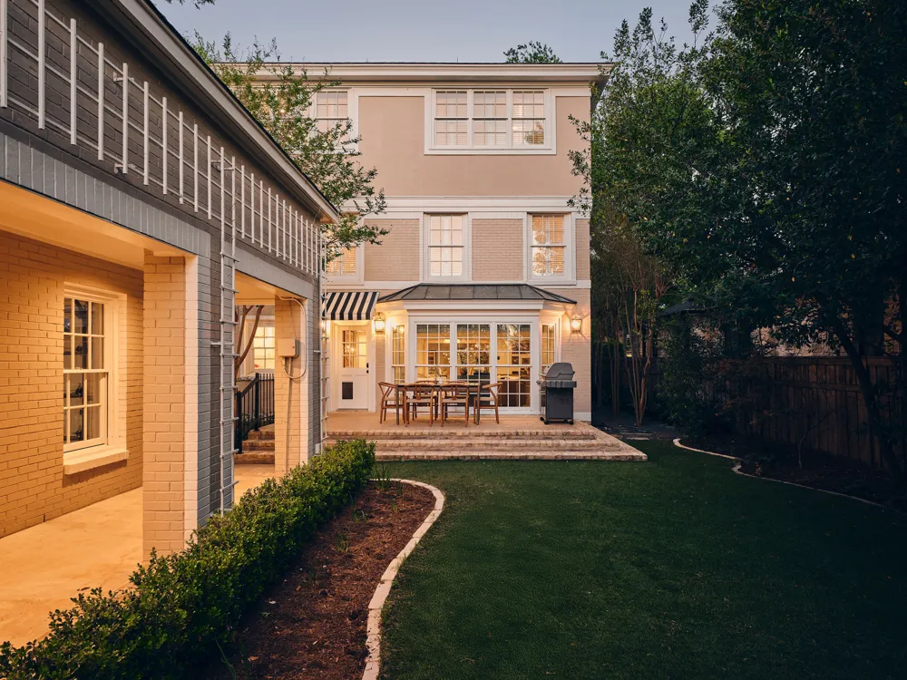 2412 Jarratt Avenue Austin, TX 78703