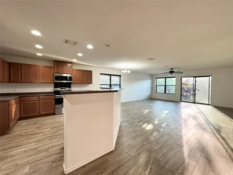 1152 Hyde Park Drive