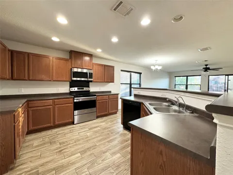 1152 Hyde Park Drive