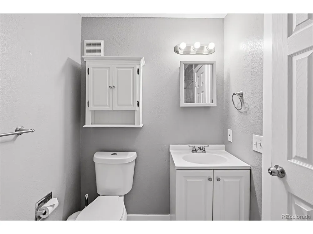 2280 S Oswego Way #201 Aurora, CO 80014