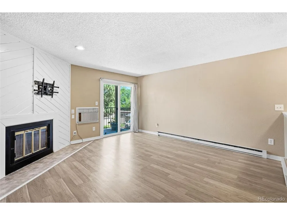 2280 S Oswego Way #201 Aurora, CO 80014