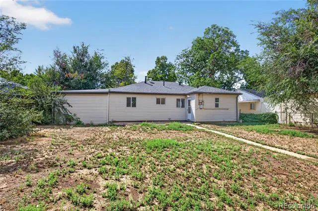 1160 Vaughn Street Aurora, CO 80011
