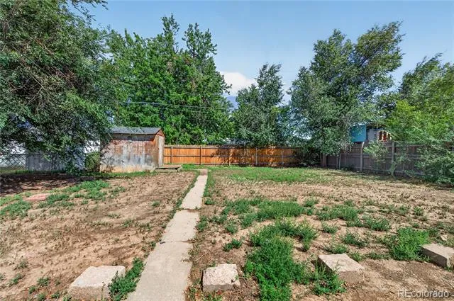 1160 Vaughn Street Aurora, CO 80011