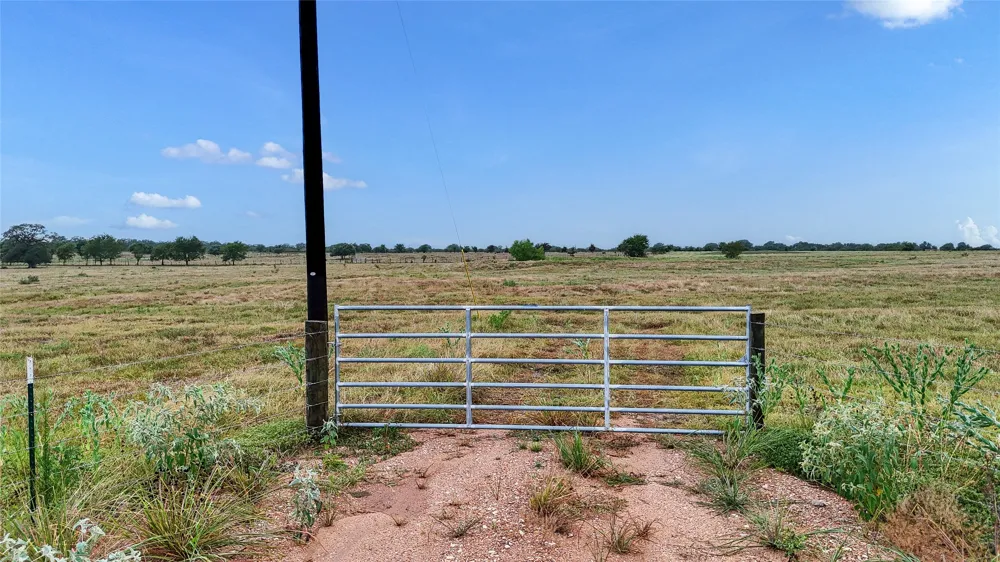2171 E Highway 237 Round Top, TX 78954