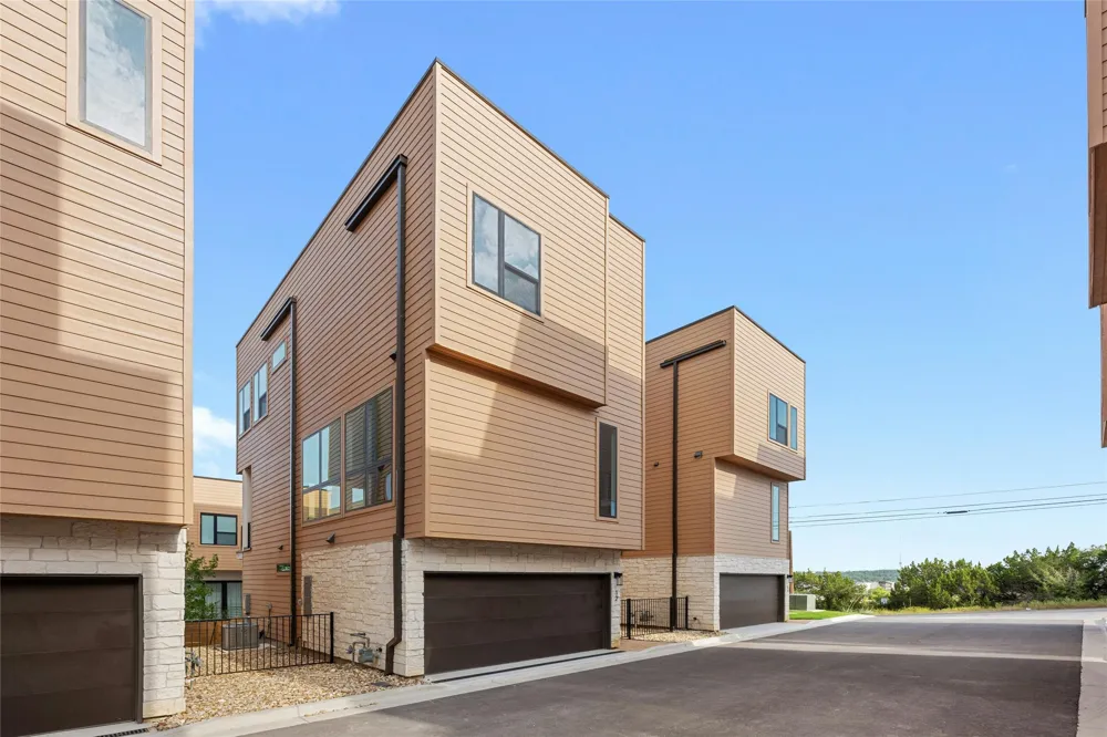 6821 Wolfcreek Pass #12 Austin, TX 78749