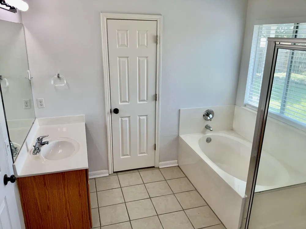 706 Stewart Drive Hutto, TX 78634