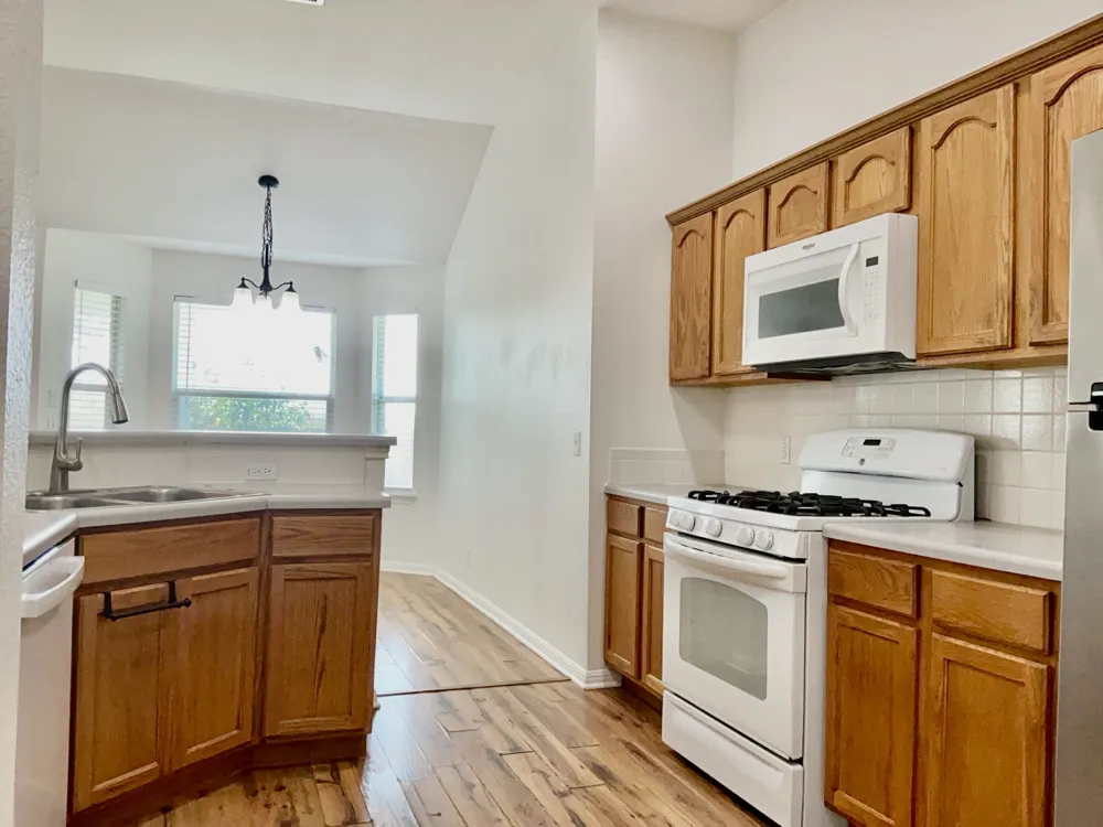 706 Stewart Drive Hutto, TX 78634