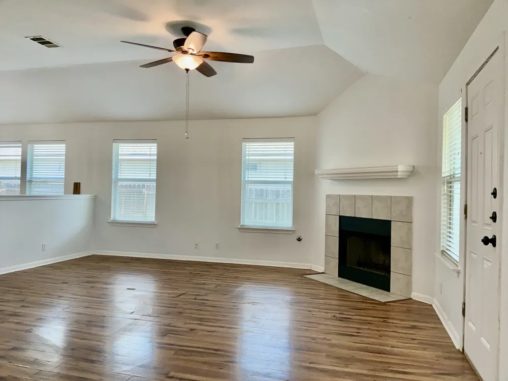 706 Stewart Drive Hutto, TX 78634
