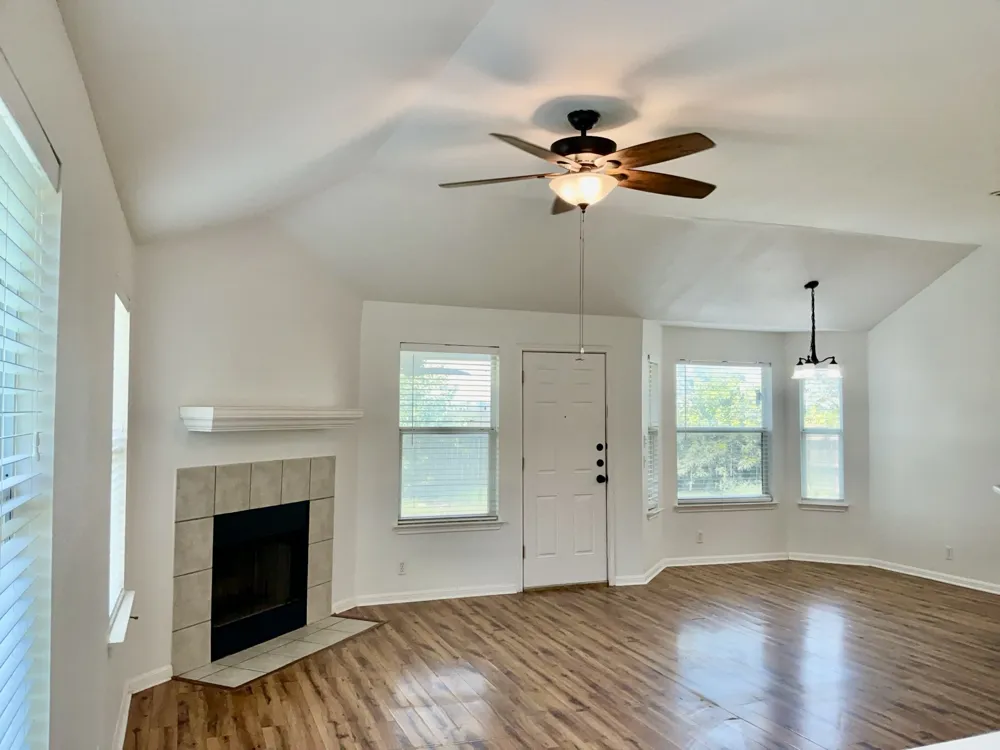 706 Stewart Drive Hutto, TX 78634