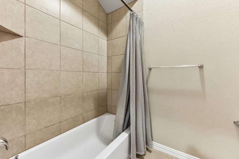 640 Loma Cedro Bend Leander, TX 78641
