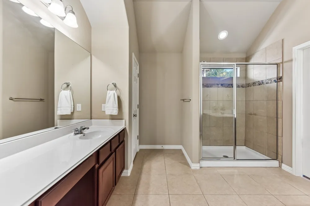 640 Loma Cedro Bend Leander, TX 78641
